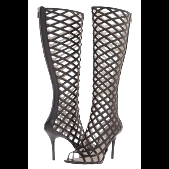 Michael Kors Black RunWay Size 6.5. - Picture 1 of 5